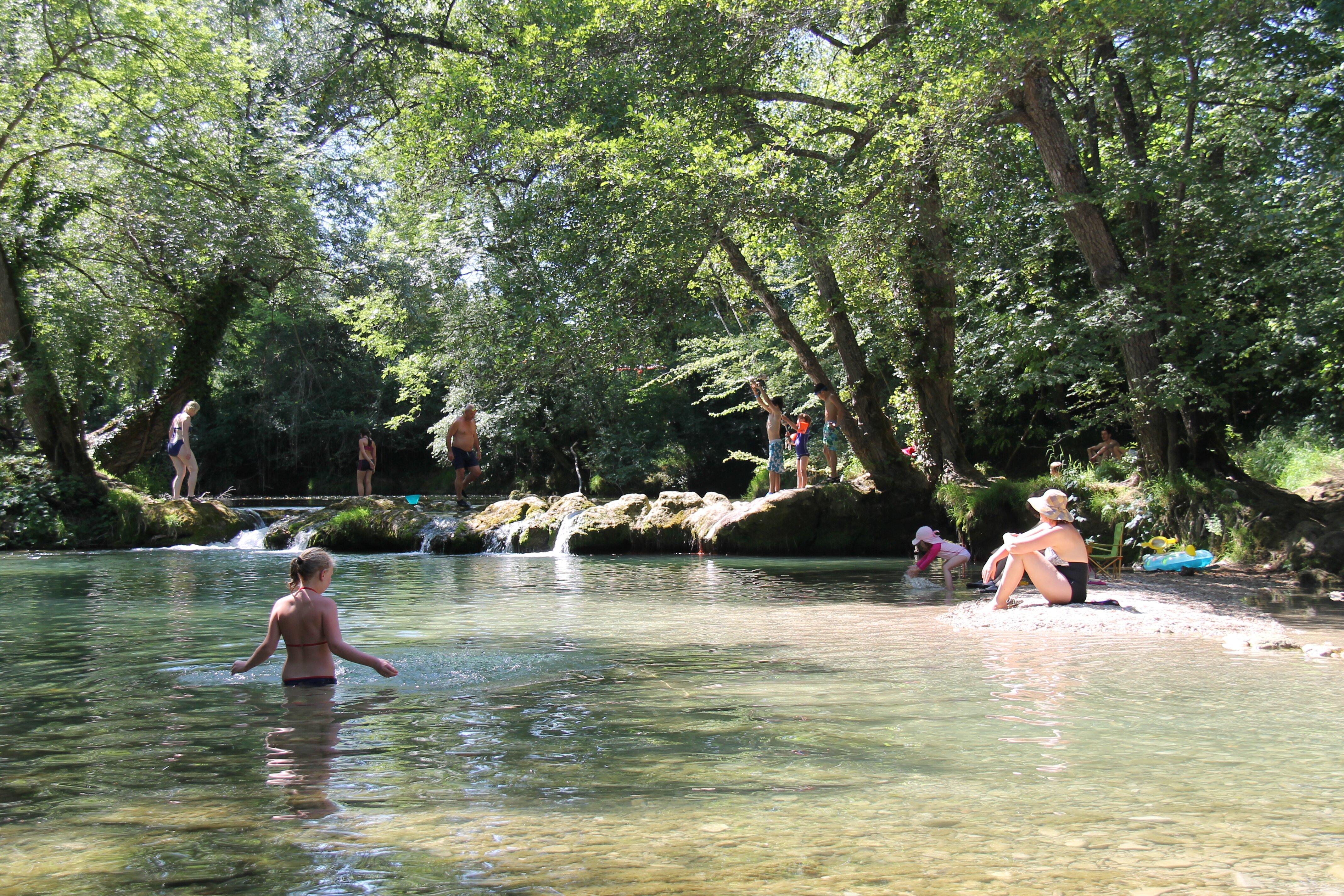 Camping Caravaning Les Cascades